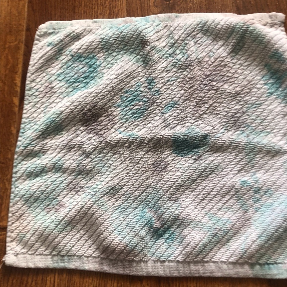 blue floral textured wash cloth